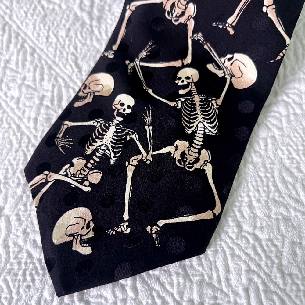 RM Style Skeleton Tie OS Mens Vintage 1995 Silk Dancing Skulls Black Halloween